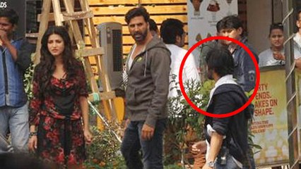 Akshay Kumar SLAPS FAN On The Sets Of Gabbar - WATCH
