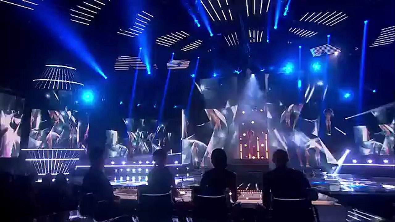 Fleur East sings Whitney Houstons Im Every Woman  Live Week 7  The X Factor UK 2014-Offical Channel