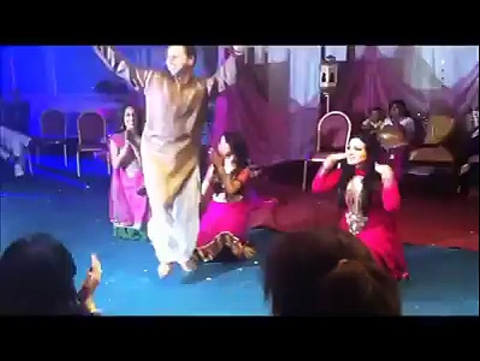 Mehndi Dance