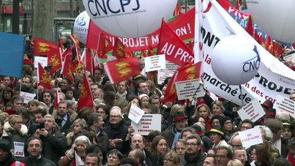 Notaires, avocats et huissiers contre la loi Macron