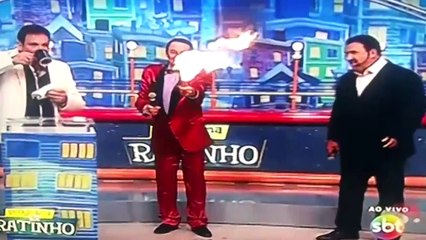 Il enflamme les foules à l'insu de son plein gré