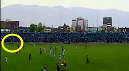 Peru Cup match abandoned after lightning strikes player