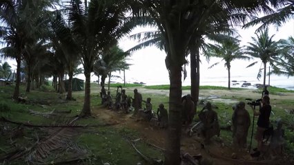 Lo spettacolo del Surf tra le onde cinesi
