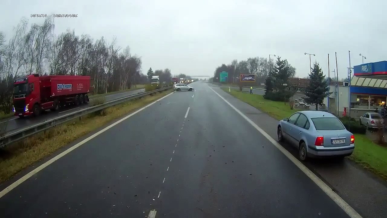 Carambolage sur une autoroute gelée