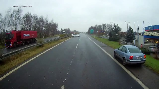 Carambolage sur une autoroute gelée