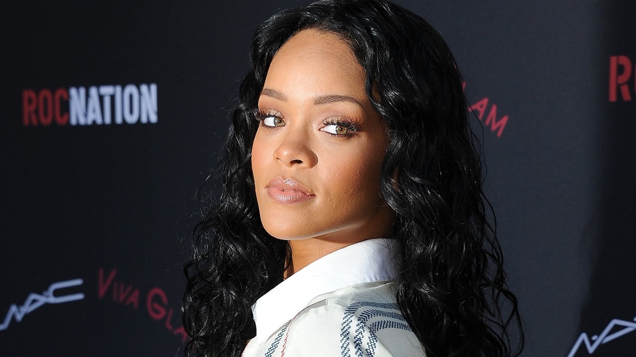 Hear Rihanna's New Leaked Song "Kiss It Better"