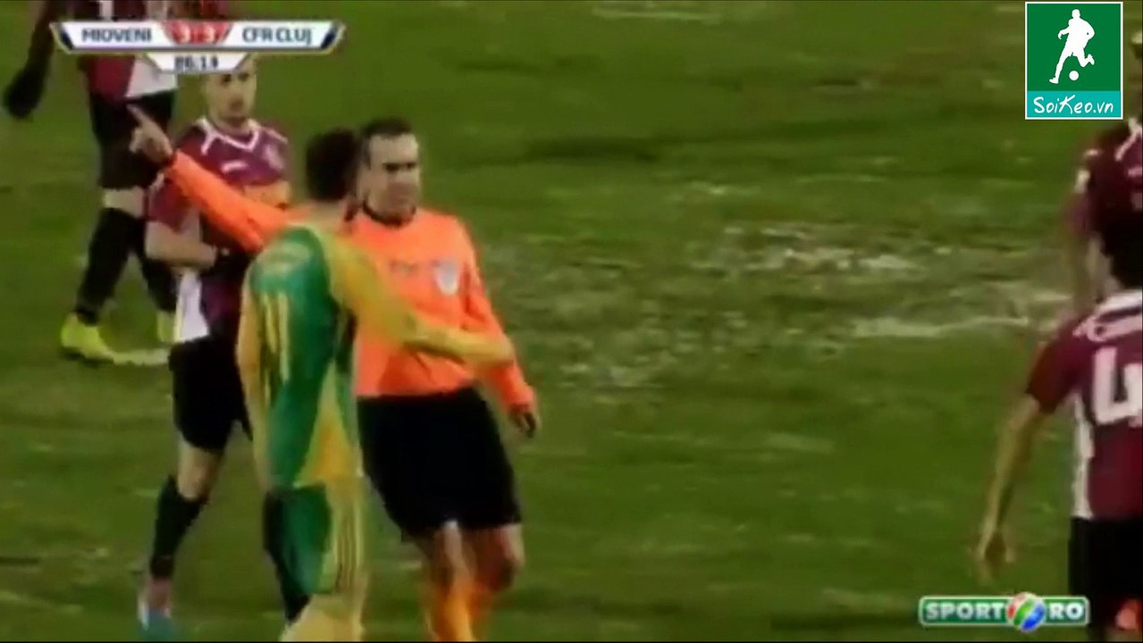 Bàn thắng quá bựa và cũng quá bẩn - Soikeo.vn