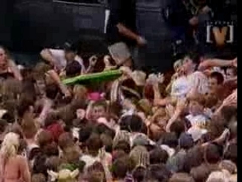 Blink 182 - Going Away To College(Live)