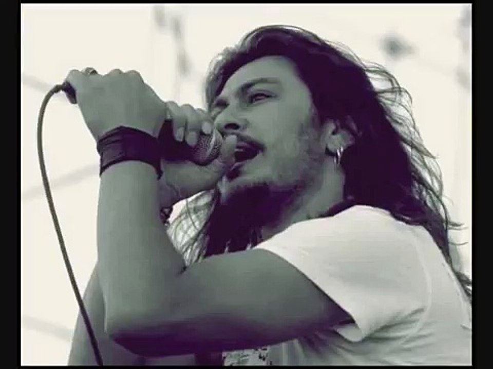 Barış Akarsu  Yalan Dünya