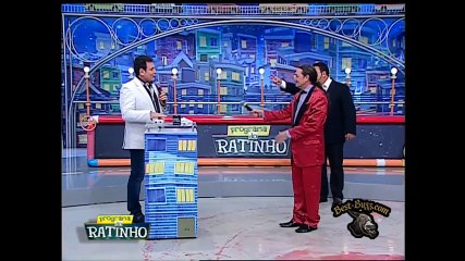 Un cracheur de feu s'enflamme lors d'une émission pour enfants !