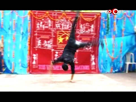 Akshay Kumar clarifies rumours on him slapping a fan!