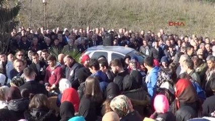 Pencereden Düşüp Ölen Üniversiteli Toprağa Verildi