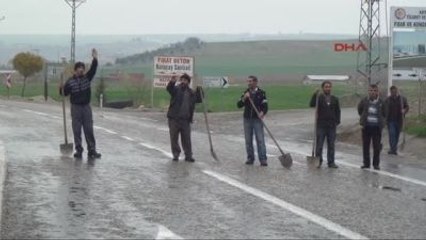Adıyaman'da Taşeron İşçiler Yol Kapattı
