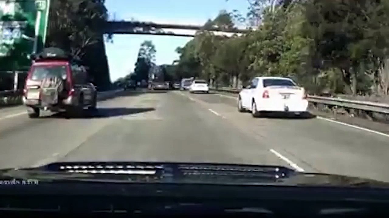 Crazy Highway Crash : Dashcam Freak Out