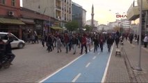Kavga Etmeye Giden 300 Öğrenciyi Polis Durdurdu