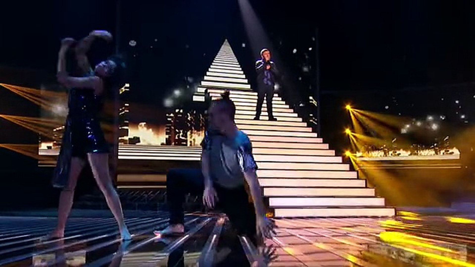 ⁣Nicholas McDonald sings Don't Let The Sun Go Down On Me - Live Week 9 - The X Factor 2013 - Off