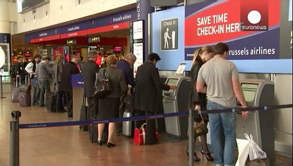 Πιο φθηνά αεροπορικά εισιτήρια φέρνει η πτώση του πετρελαίου