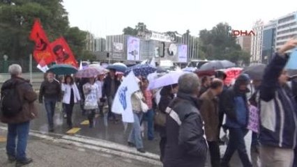İzmir'de Sağlıkçılardan 'Beyaz Yürüyüş'
