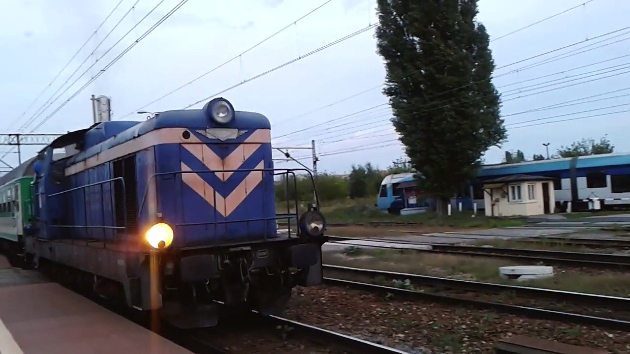 TLK Karkonosze EP07-1013 odjazd pociąg wakacyjny /Lublin Warszawa Szklarska Poręba