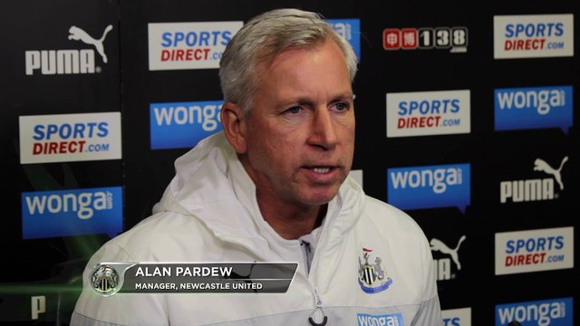 Pardew slams 'disrespectful' Arsenal fans