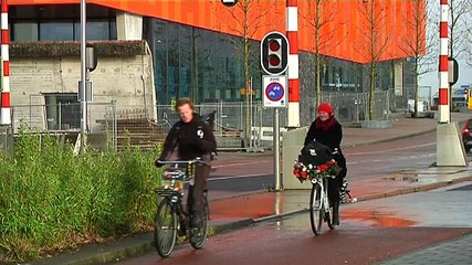 Het is uniek dat je jongerenhuisvesting in combinatie met een kantoor hebt - RTV Noord