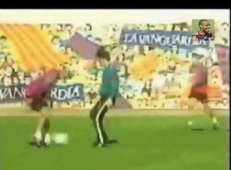 Já viu o Ronaldo Fenômeno humilhando no treino do Barcelona? Veja!