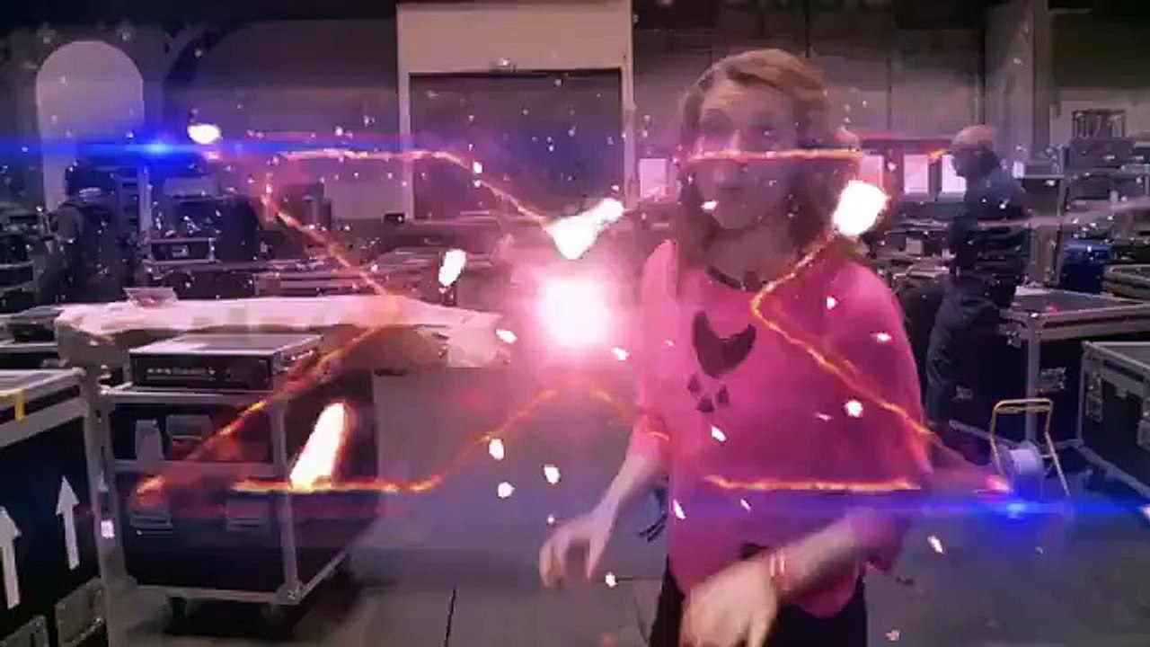 Pips is backstage at the final! - Backstage with TalkTalk - The X Factor UK 2012 - Official Channel