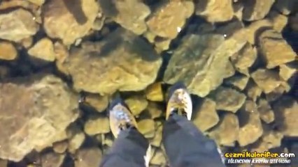 Cam Gibi Donmuş Gölde Yürümek