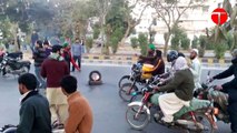 PTI supporters block Karachi's University Road