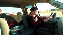 Funny experiment : throw a balloon at 80kmh from the back of a car driving at the same speed!