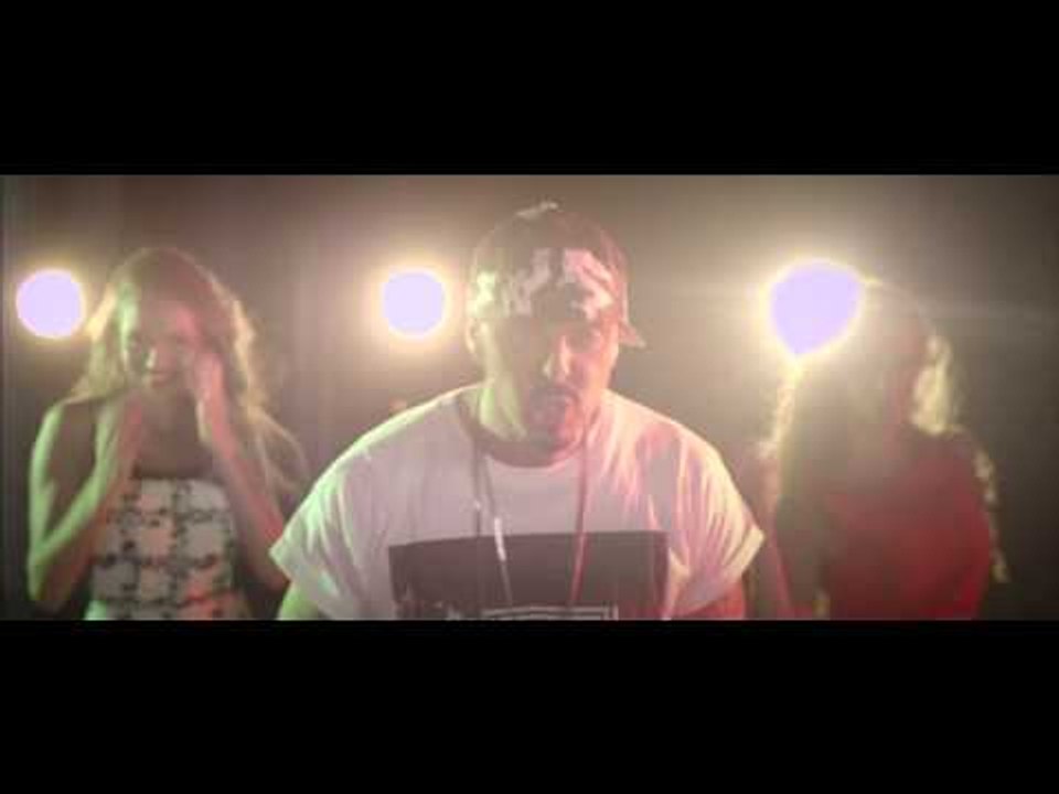 Dinamiss ft. NiVo - Μεσ' το φιλί μου | Dinamiss ft. NiVo - Mes' to fili mou - Official Video Clip