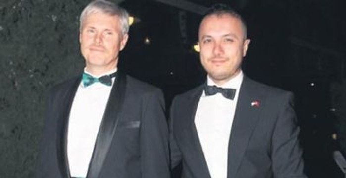 ABD'li Başkonsolos, Türk Genciyle Gay Evlilik Yapıyor
