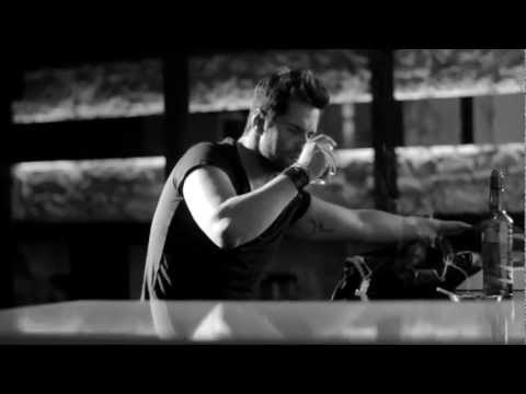 Γιώργος Τσαλίκης - Κοίταξε με φεύγω | Giorgos Tsalikis - Koitakse me feugo - Official Video Clip