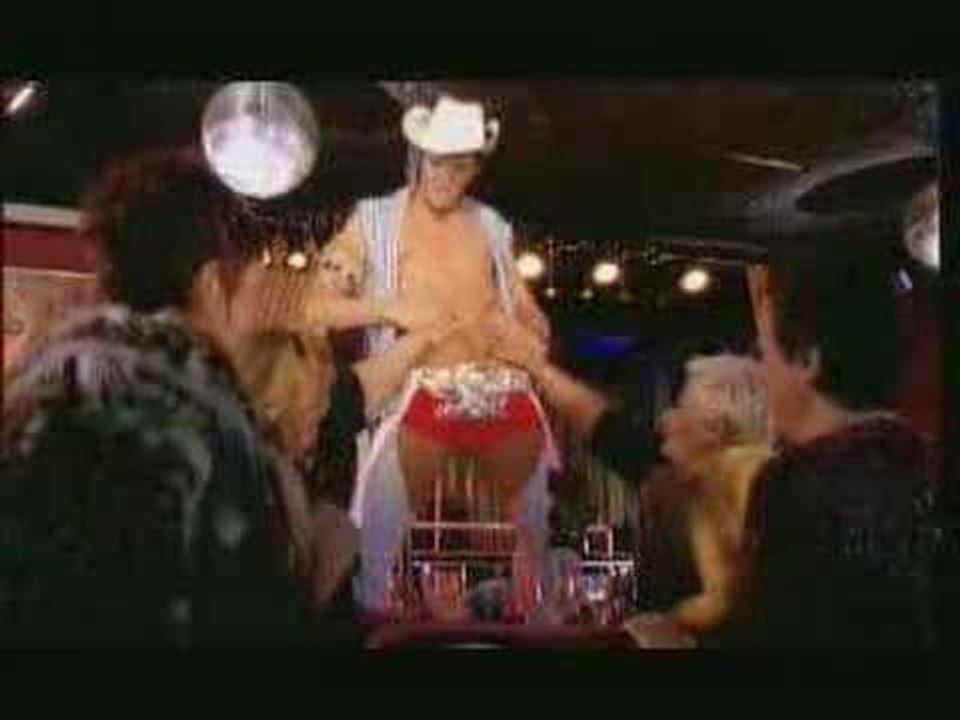 Γιώργος Τσαλίκης - Ο τέλειος άνδρας | Giorgos Tsalikis- O teleios andras - Official Video Clip