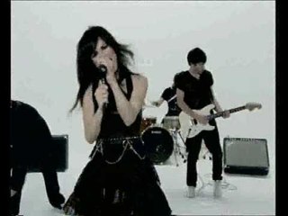 Emigre - Πέφτω | Emigre - Pefto - Official Video Clip