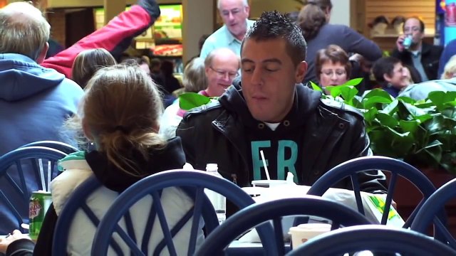 Christmas Food Court Flash Mob, Hallelujah Chorus - Must See!