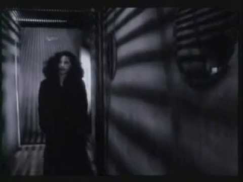 Ελευθερία Αρβανιτάκη - Χίλιες βραδιές | Eleftheria Arvanitaki - Xilies Vradies - Official Video Clip