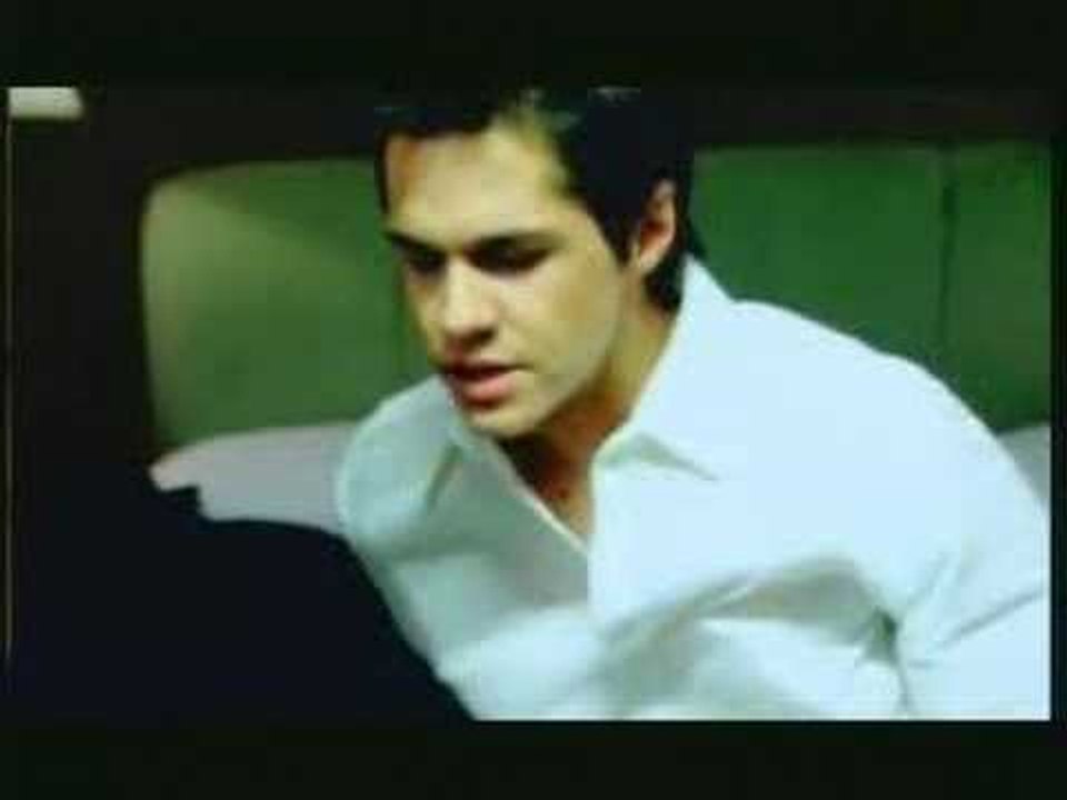 Γιώργος Τσαλίκης - Με χαλάει | Giorgos Tsalikis- Me xalaei - Official Video Clip