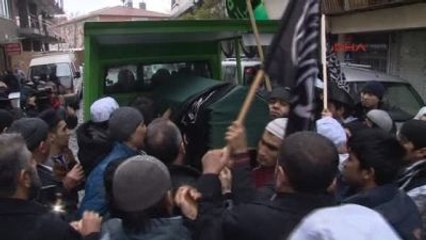 Özbek Hoca'nın Cenazesi Derneğe Getirildi