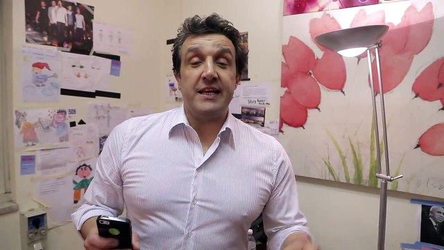 Flavio Insinna ci invita allo speciale di Affari Tuoi per Telethon