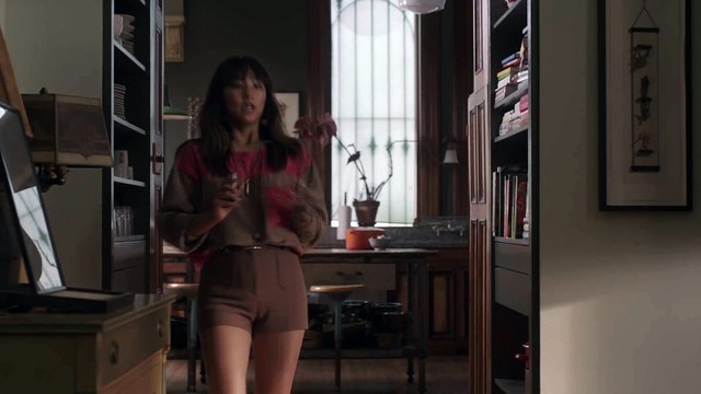 Girls Season 2_ Episode 6 Clip - Tiny Scoop, Big Deal