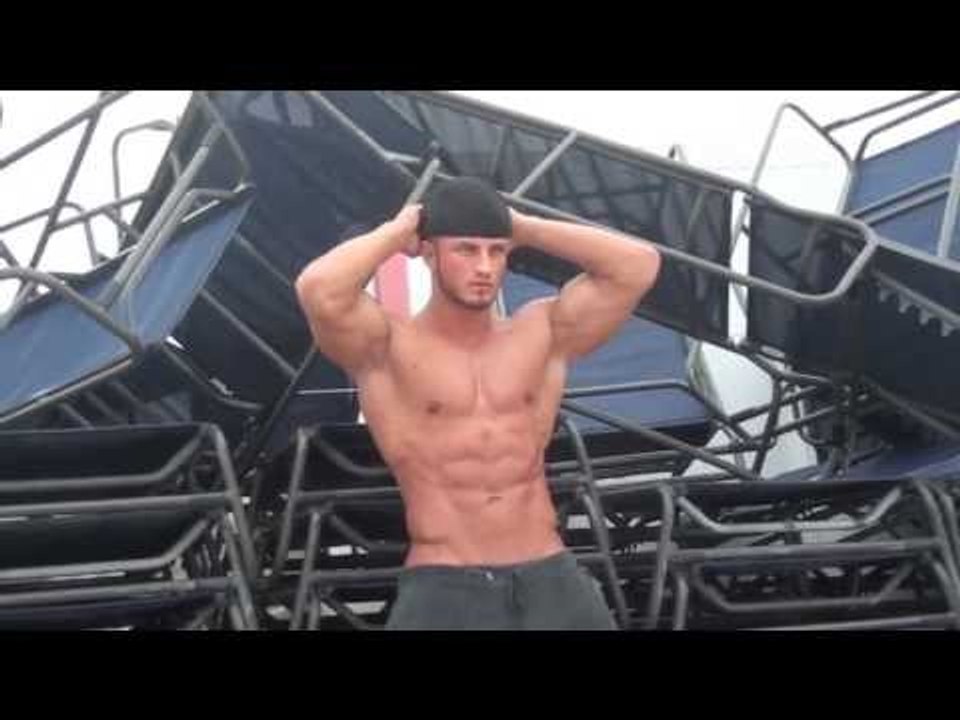 TOP PHYSIQUE PHOTOGRAPHER LUIS RAFAEL AT WORK