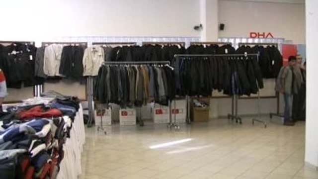 Kayseri Kızılaydan Üniversitelilere Giysi ve Ayakkabı Yardımı