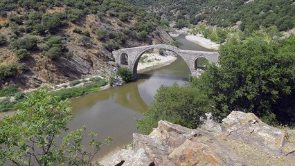 Средновековен мост река Компсато