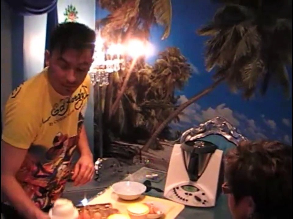 Thermomix TM 31 Mr Thermomen Matthias packt Eierlikoerkuchen Erlebniskochen