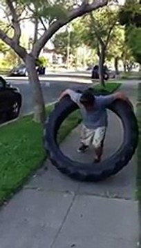 Hula Hoop avec un pneu de tracteur de 45 kg | 1001Pneus
