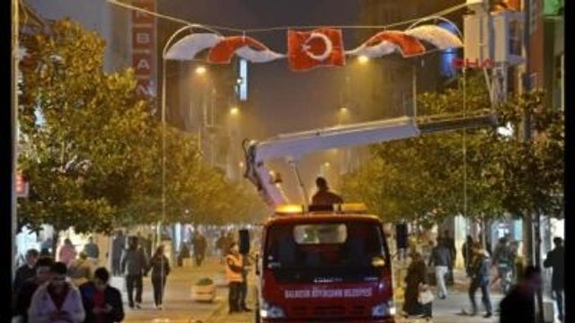 Balıkesir'de 'Ne Mutlu Türküm Diyene' Krizi