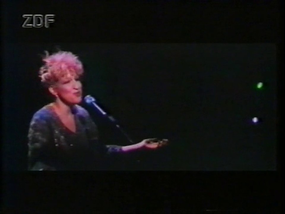 BETTE MIDLER in „Divine Madness“ 1980