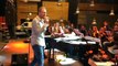 Erwin de Vries zingt Doe Maar tijdens Nacht van Noord - RTV Noord