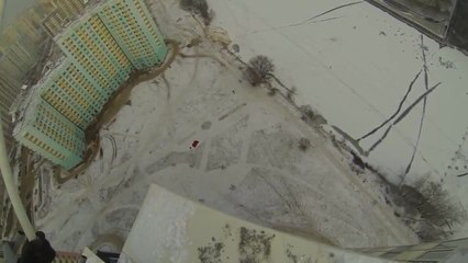 BASE jumper crashes into building in Russia